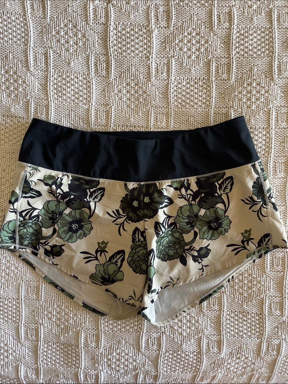 Oiselle Roga Shorts In Flora Print Sz 6